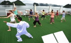 Alisa Premier cruise Halong bay Tai Chi