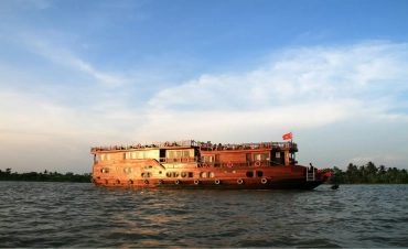 Mekong Eyes Cruise - Phnom Penh - Chau Doc - Cai Be - Can Tho 3 Days 2 Nights