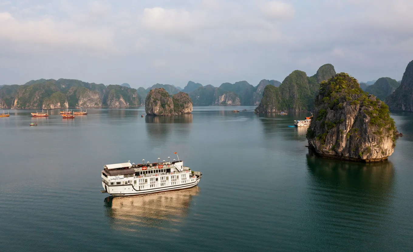 La Regina Classic Cruise - Bai Tu Long Bay 2 Days 1 Night
