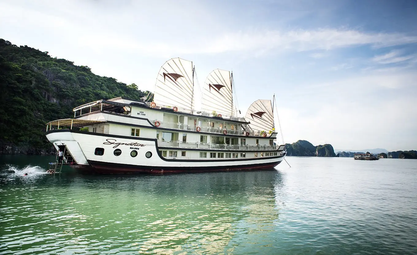 Signature Royal Cruise - Bai Tu Long Bay 3 Days 2 Nights